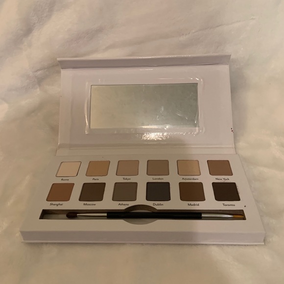 Cargo Cosmetics Around the World Palette (NWOT) - Picture 2 of 5